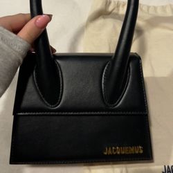 Jacquemus medium chiquito bag