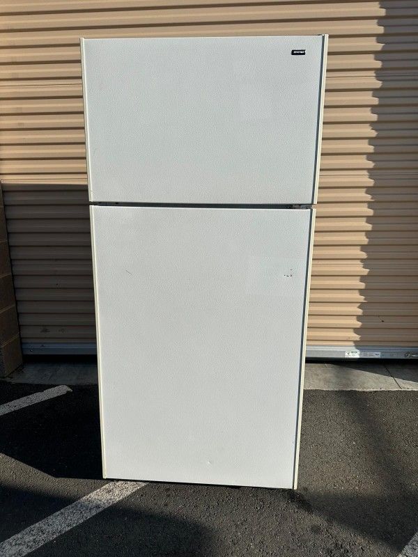Refrigerator, work perfectly/refrigerador, funciona perfectamente 