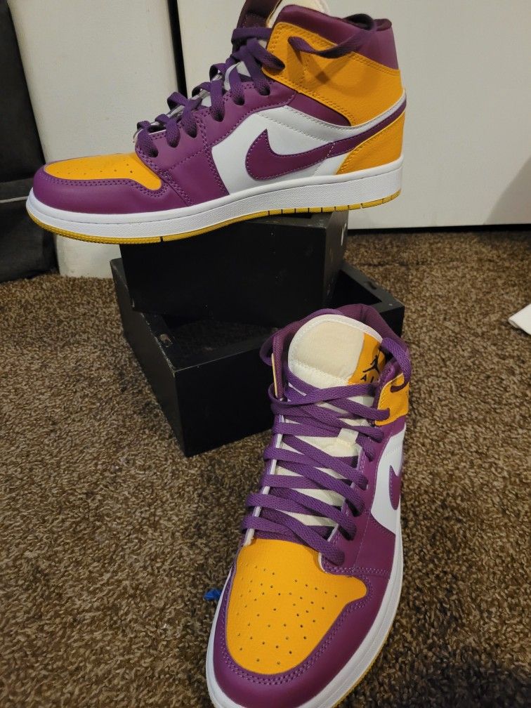 nike air force 1 high lakers og brotherhood SIZE 11