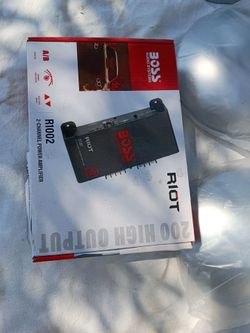 Boss 200 watts 2 channel amp