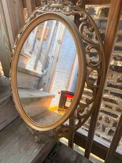 oval mirror