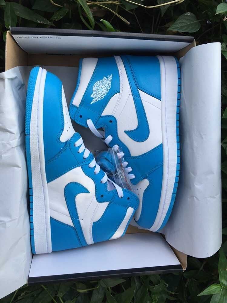 Air Jordan 1 Retro High OG“UNC”;size 5.5 to 11