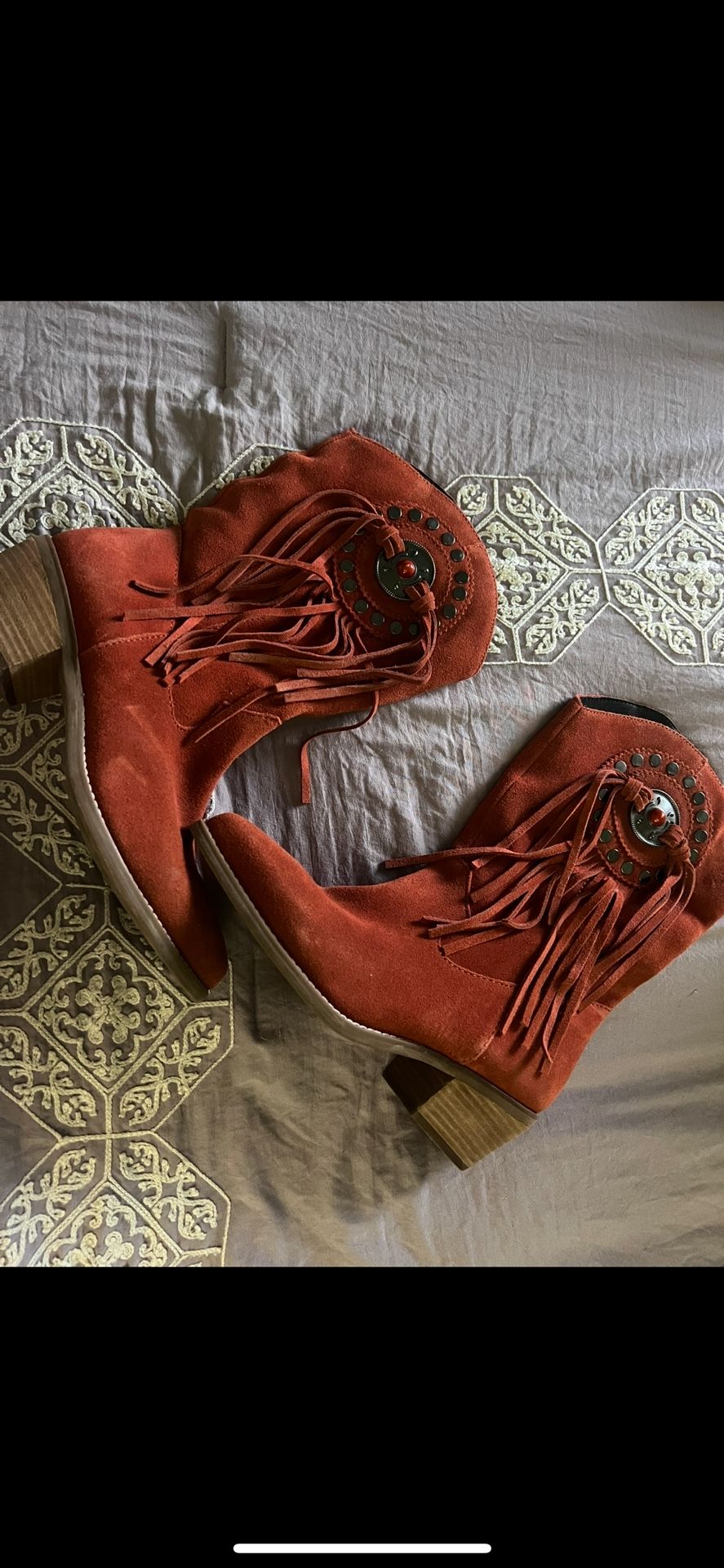 Women’s Suede Western Boots