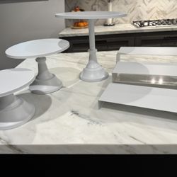 Cake & Pastry Displays 