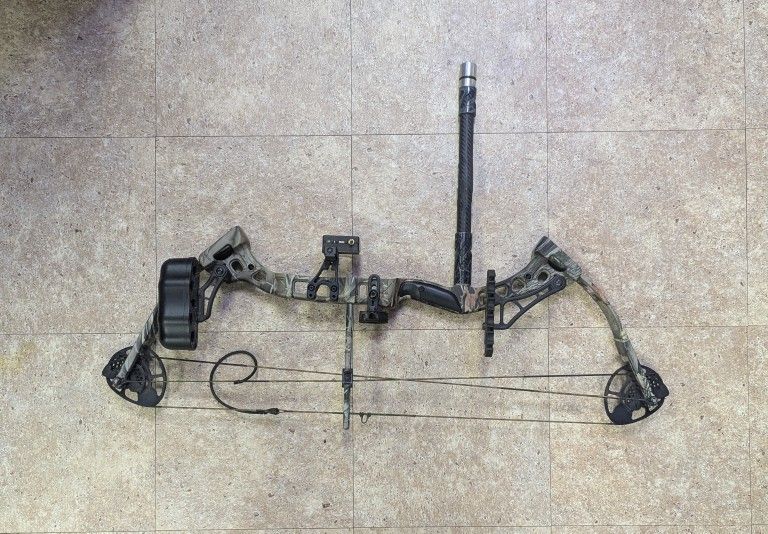 DIAMOND RAZOR EDGE 60LB BOW