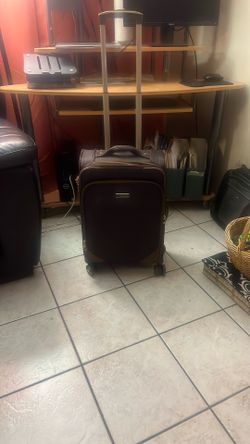 20 Inches (small) Carry On London Fog Luggage 