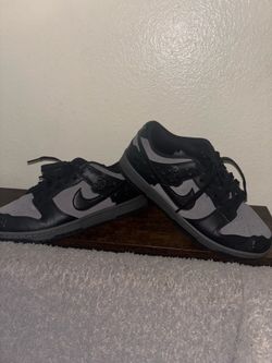 Nike Dunk Low Black Roses Size 8.5W