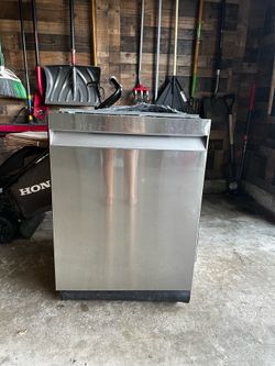 Samsung Dishwasher – Model DW80R9950US – Stainless Steel