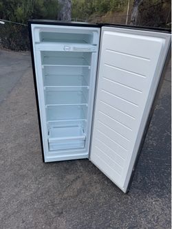 Freezer household upright stainless steel garage ready convertible (free local delivery)