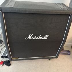 Marshall 1960AV Angled 4x12 Cabinet
