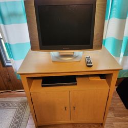 Emerson Flat Panel TV With Remote And Cabinet. 