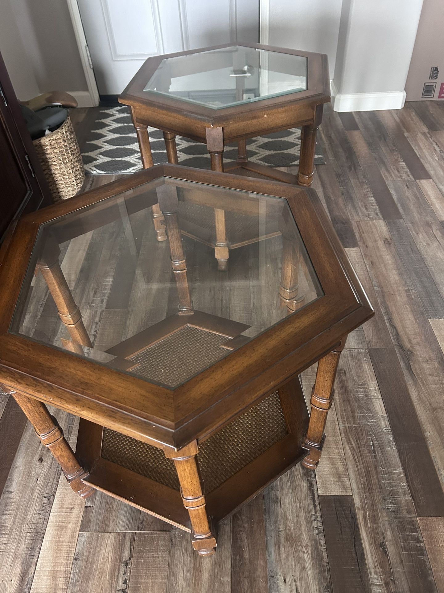 2 Side Tables