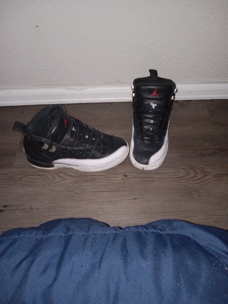 Jordan 12s  Size 7 Black And White