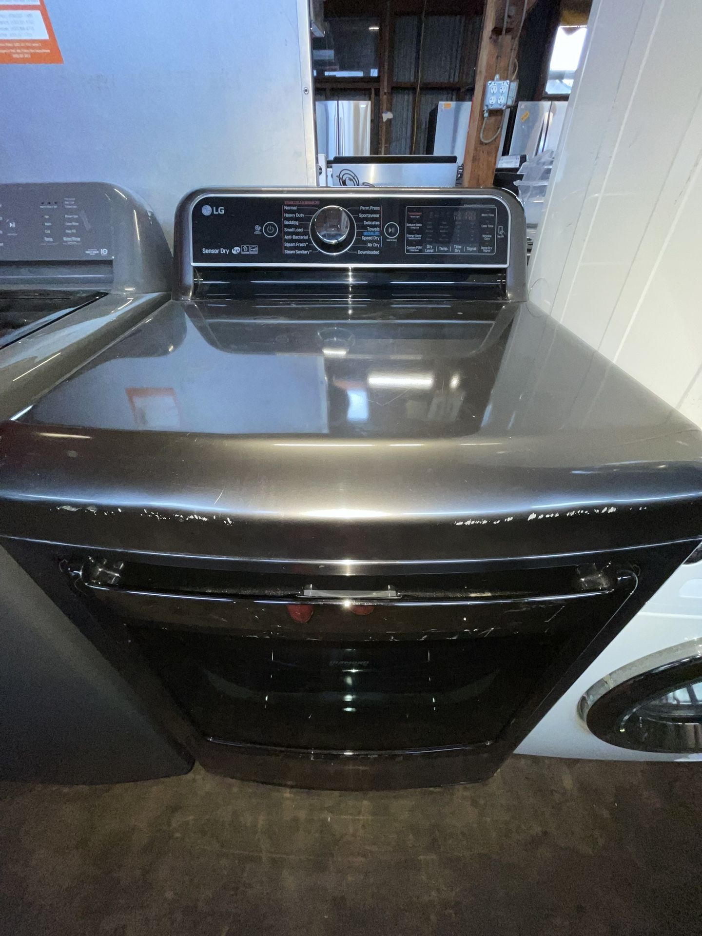 📌 Product: LG DLGX7601KE Gas Dryer (Black Stainless Steel)