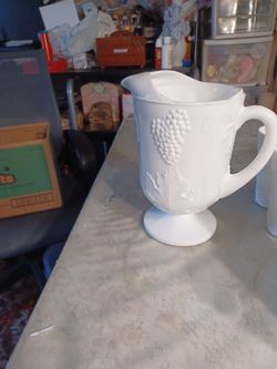 Vtg. Indiana Colony White Harvest Grape Pitcher and 8 Tumblers