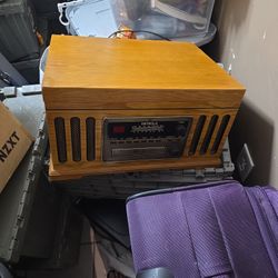 Vintage All-in-one Record Player