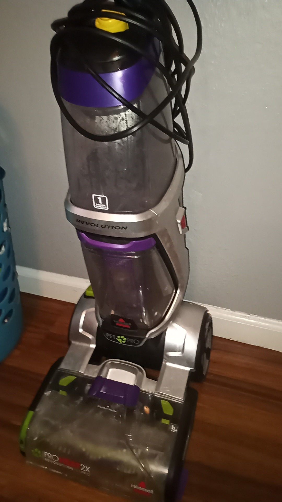 Bissell revolution carpet cleaner one gallon capacity