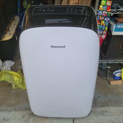 Honeywell 12,000 BTU BIG ROOM AC air conditioner portable