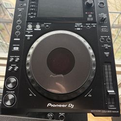 CDJ 900 