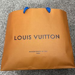 Louis Vuitton Purse for Sale in Everett, WA - OfferUp