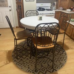 Kitchen Table+chairs