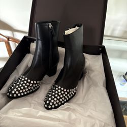 Woman Black Boots