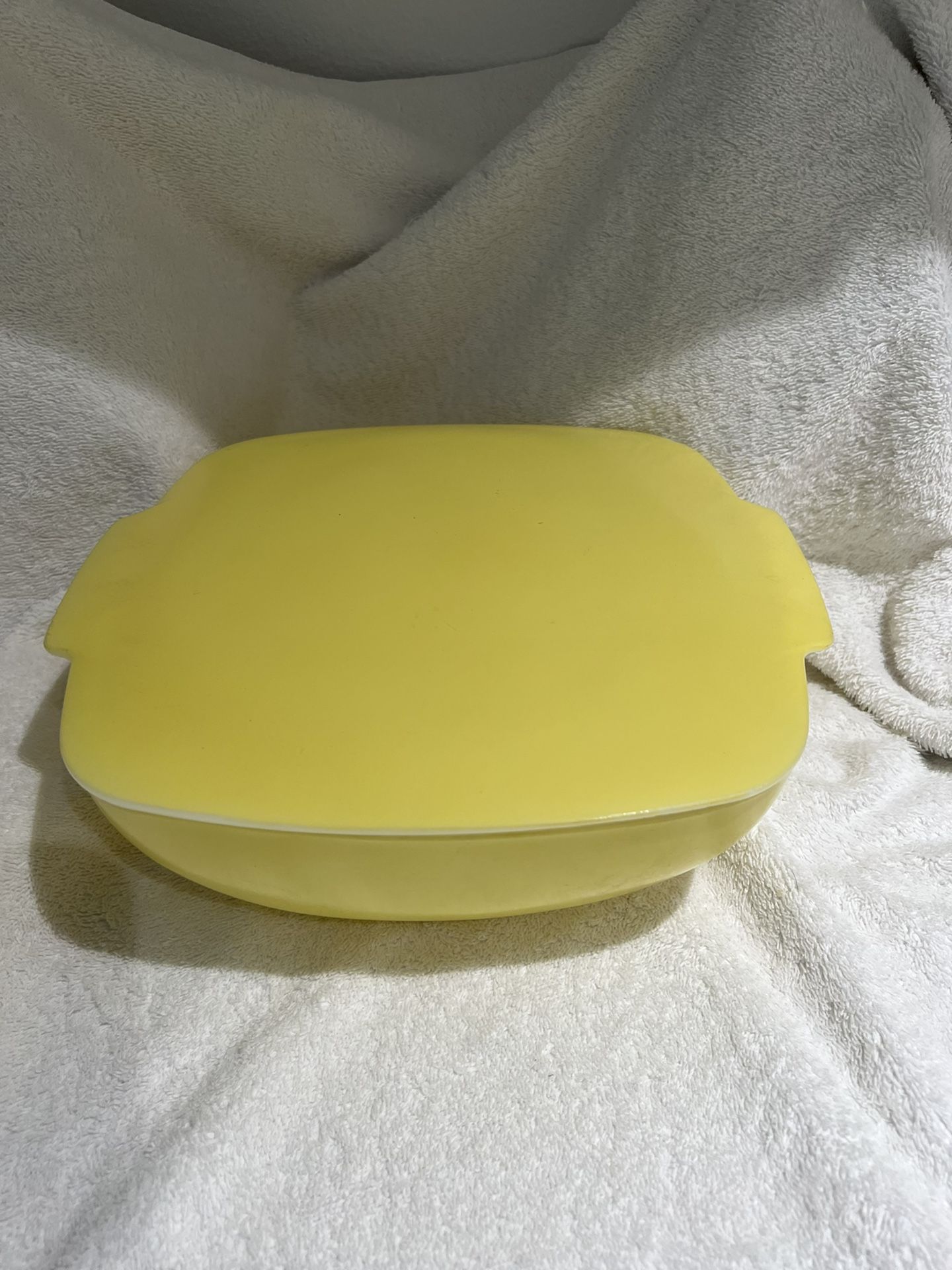 Vintage Pyrex Yellow 2.5 Qt Serving Bowl with Matching Lid 525B & 525C