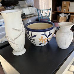 2vase and Pot (diameter 11in, Hight 8 inch)