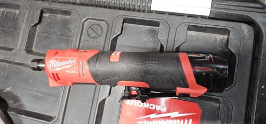 Milwaukee M12 Fuel Straight P Kit 