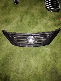 Nissan Altima grill