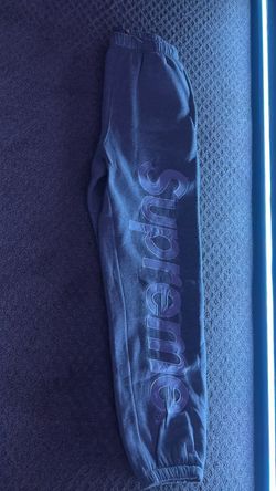 SUPREME SWEATS