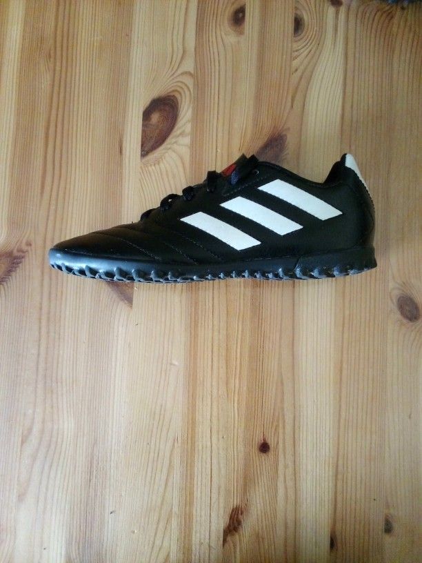 Adidas Shoes size 4