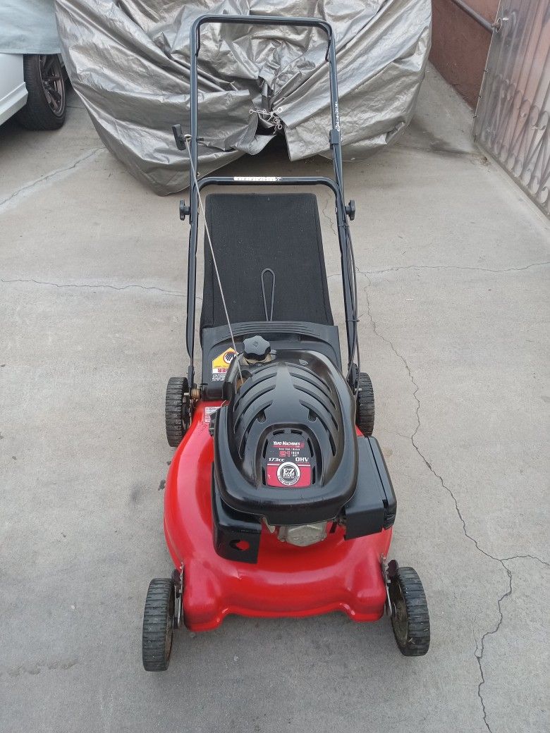 Lawn Mower Yard Machine 173cc