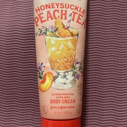 Bath And Body Works Honeysuckle Peach tea