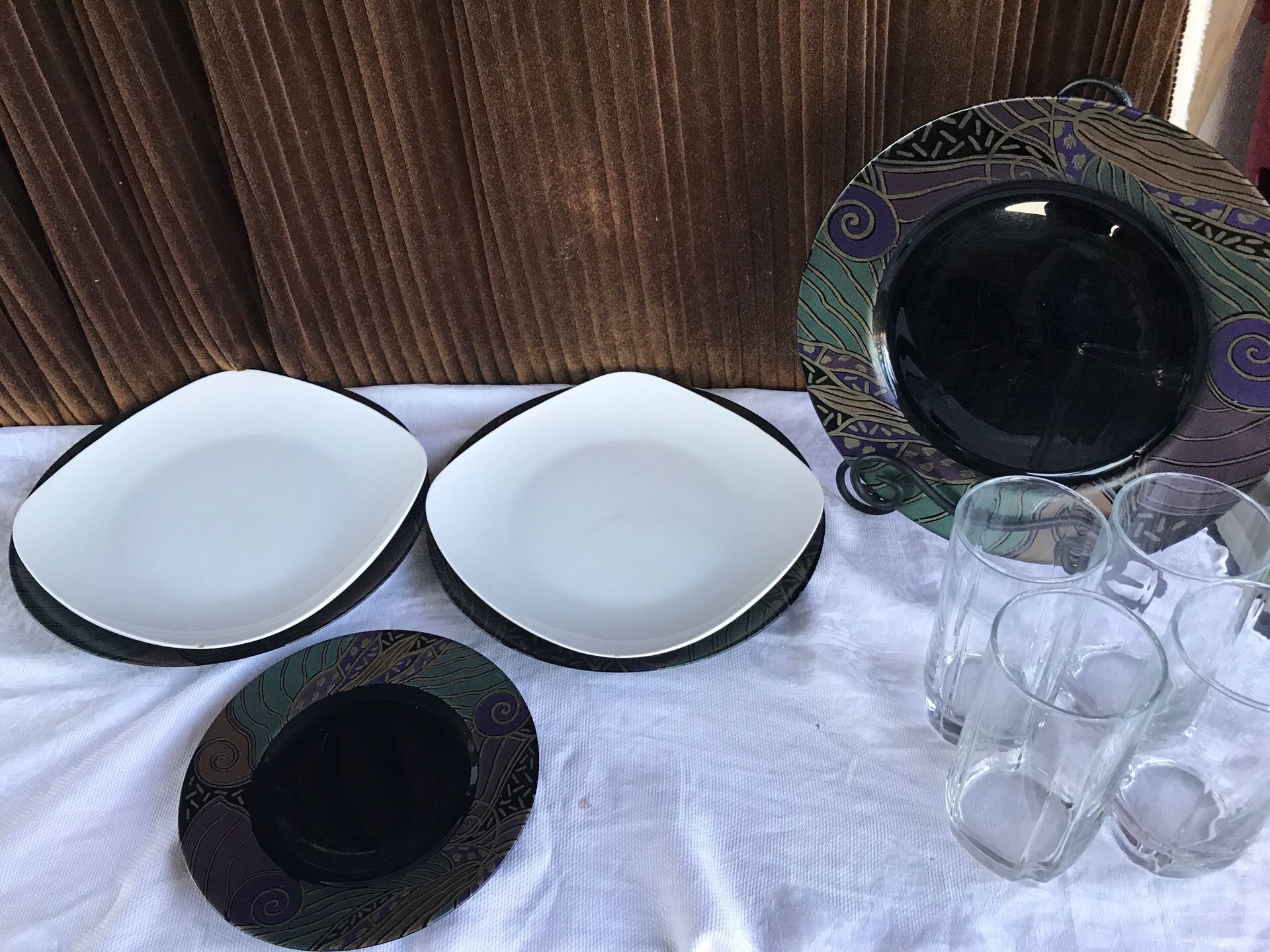 Set of plates and glasses (4)