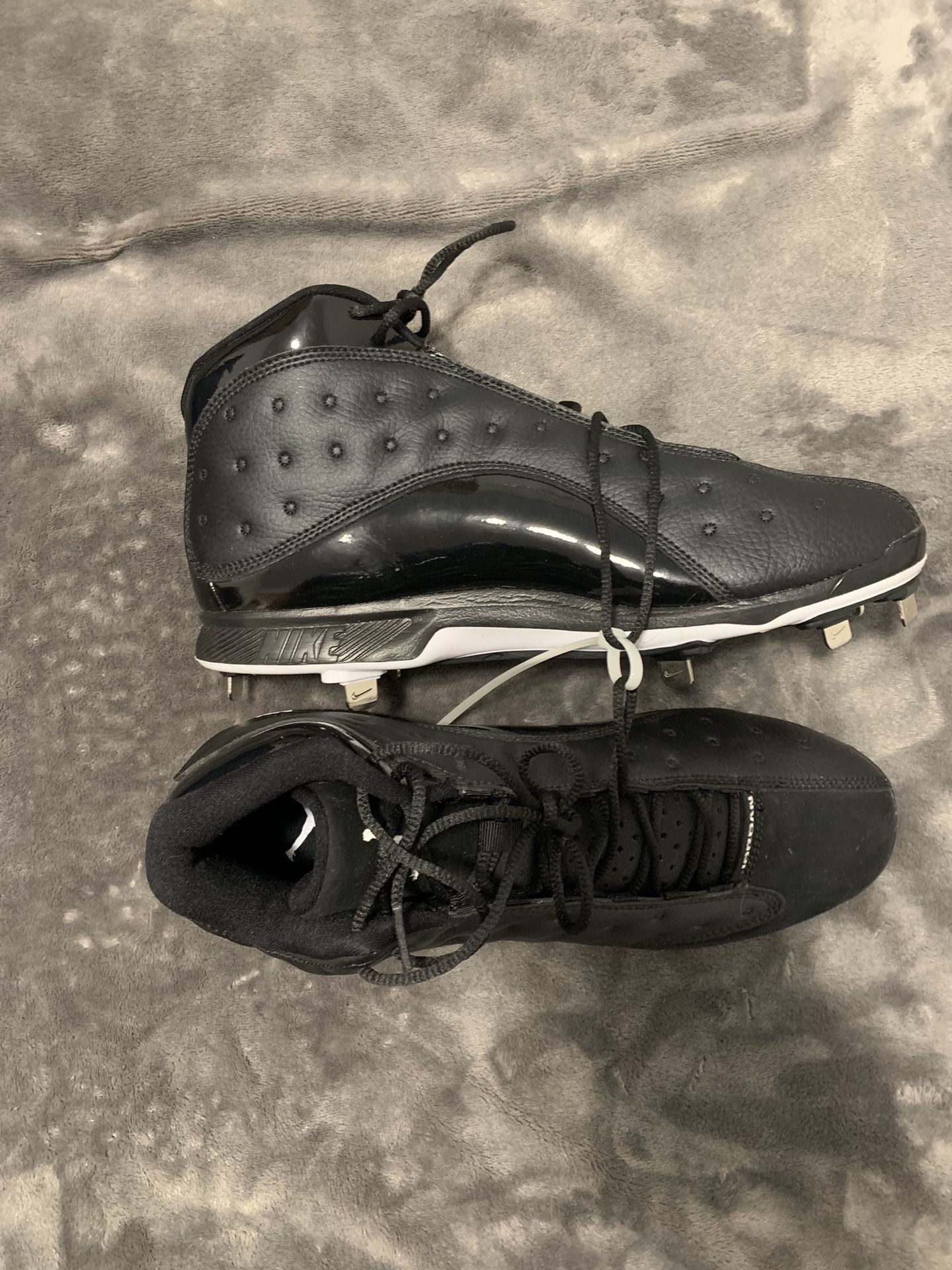 Jordan baseball shoes. Size 10.