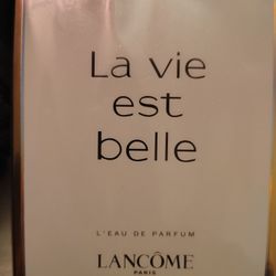 La Vida Es Bella Perfume