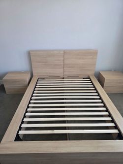 3-Piece Natural Wood Queen size Bedroom Set - Must Sell Quick