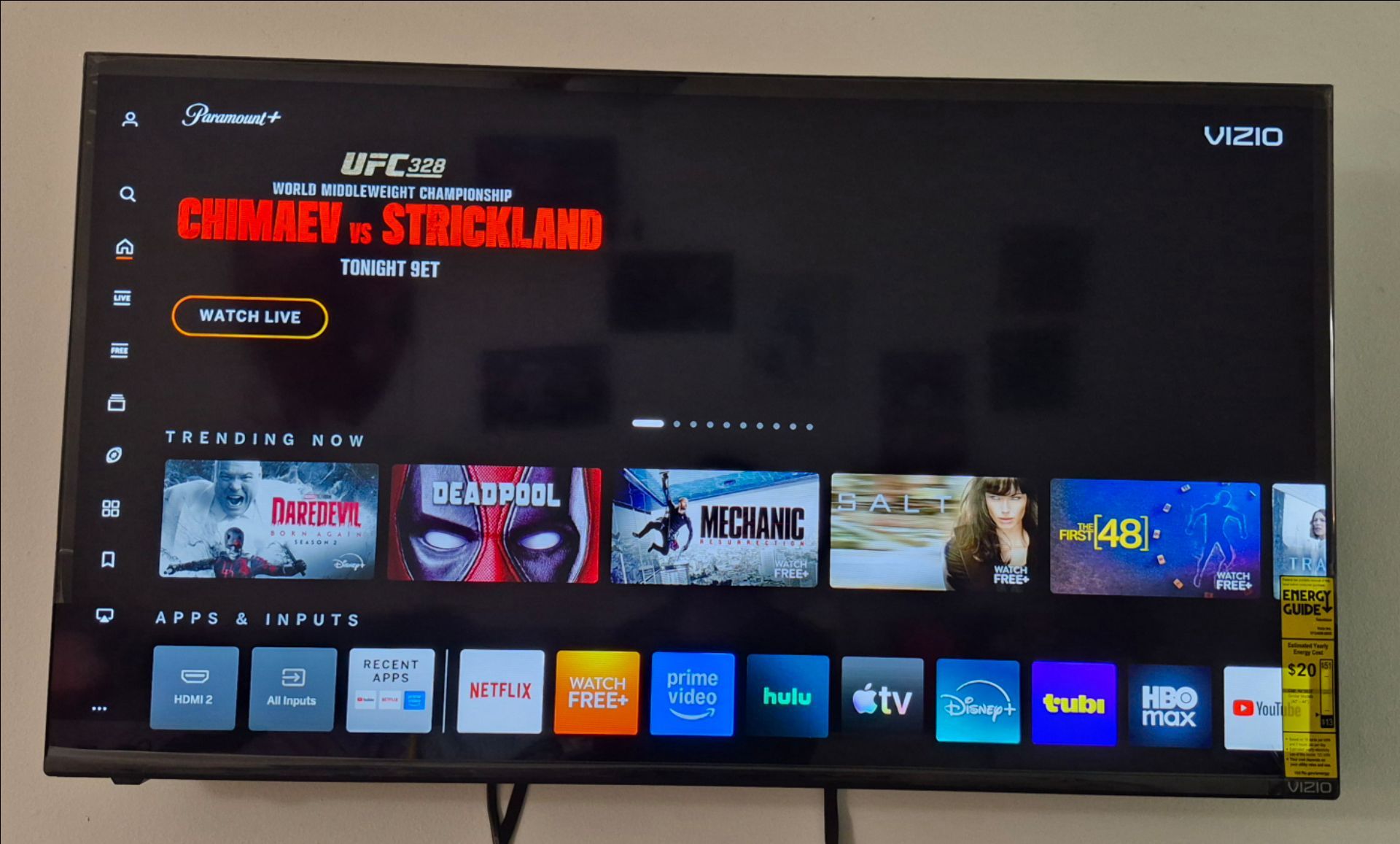 Smart TV Vizio 40" Roku with mount