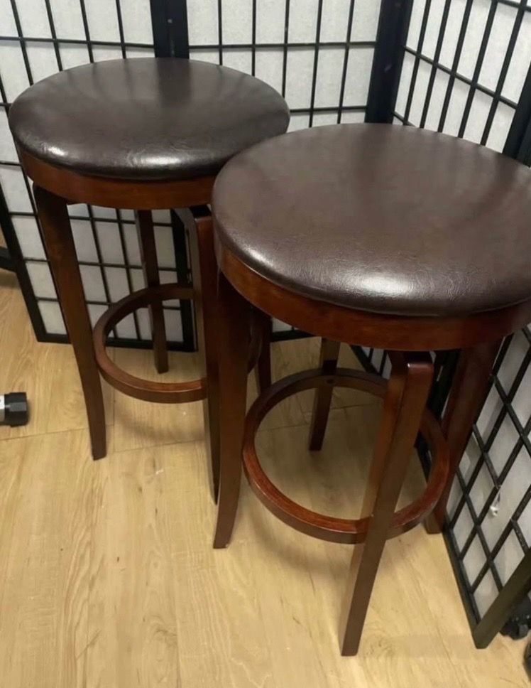 Bar stool seats