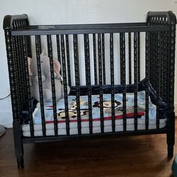 Mini baby Crib-Mattress included