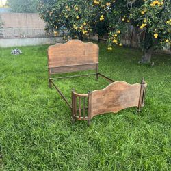 Vintage Unique 1 Of A Kind Antique Wood Bed 