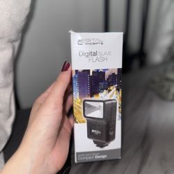 Digital Flash | Compact 