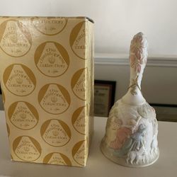 Lefton Nativity Bell 1982 Christopher Collection O Come All Ye Faithful Bisque