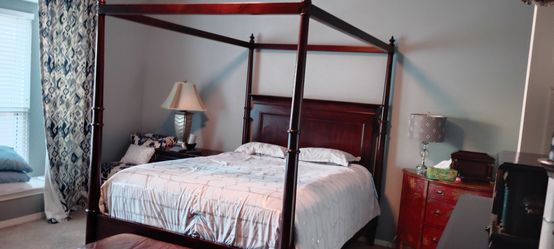 Queen bed bernhardt brand