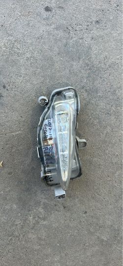2017-2019 Toyota Corolla LED Right Side Fog Light Assembly OEM