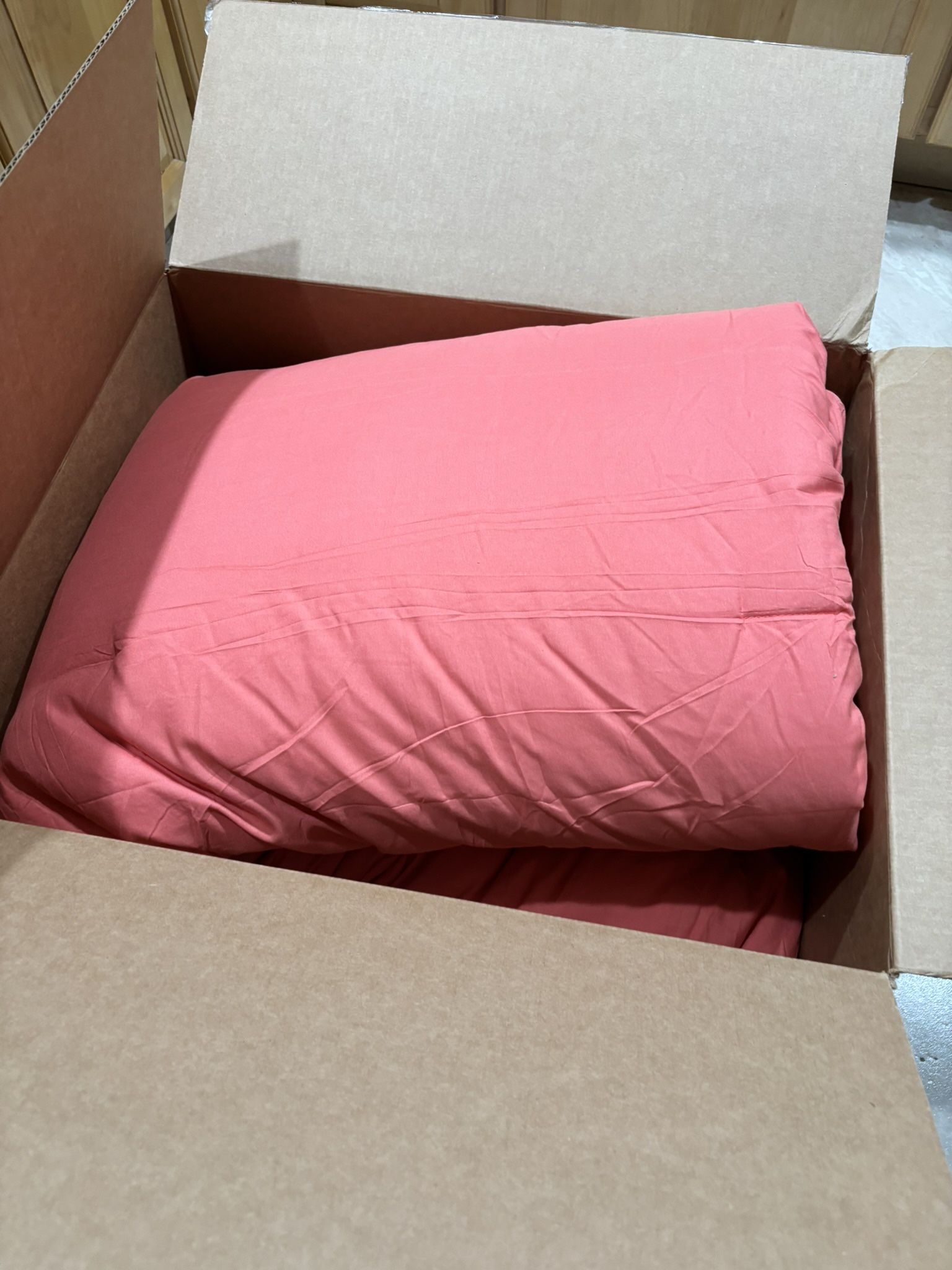 New King size comforter set. includes set of sheets and pair of shams by Bedsure. color is coral