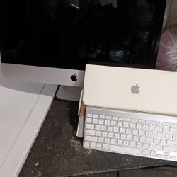APPLE iMAC 21.5' LED Computer WITH KEYBOARD IN BOX EXCELLENT