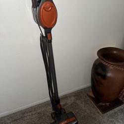 Shark Rocket Stick Vac ( corded) I like new clean rarely used condtion