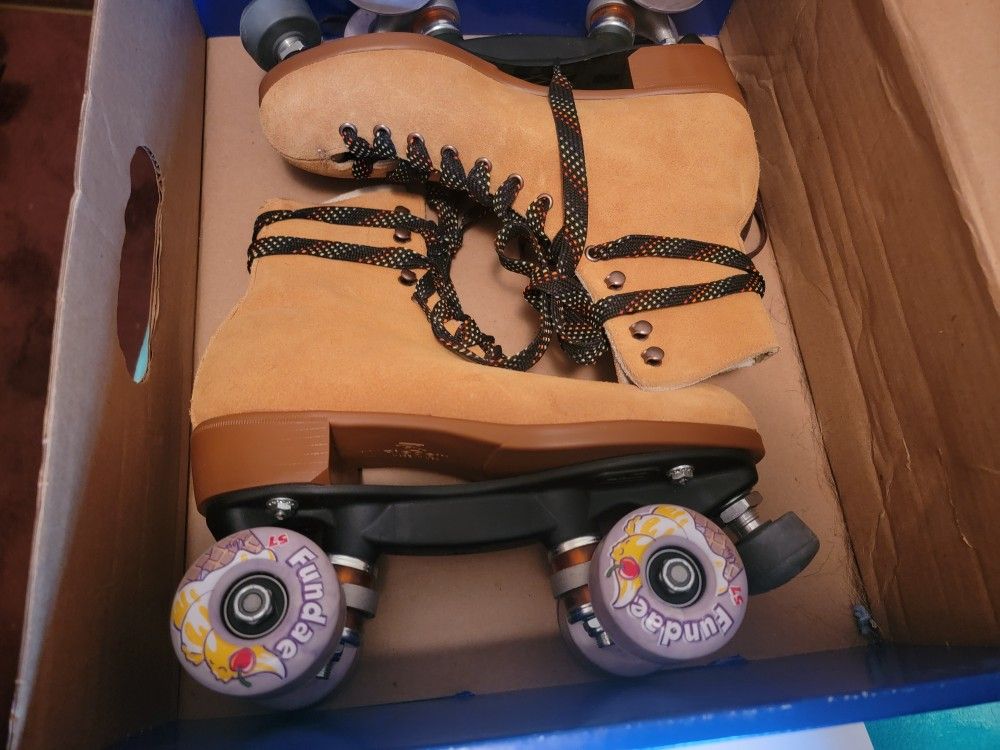 Semi/ NEW W BOX Riedell 135 Suede Roller Skates Size 6 w ROLLO Zenn Wheels